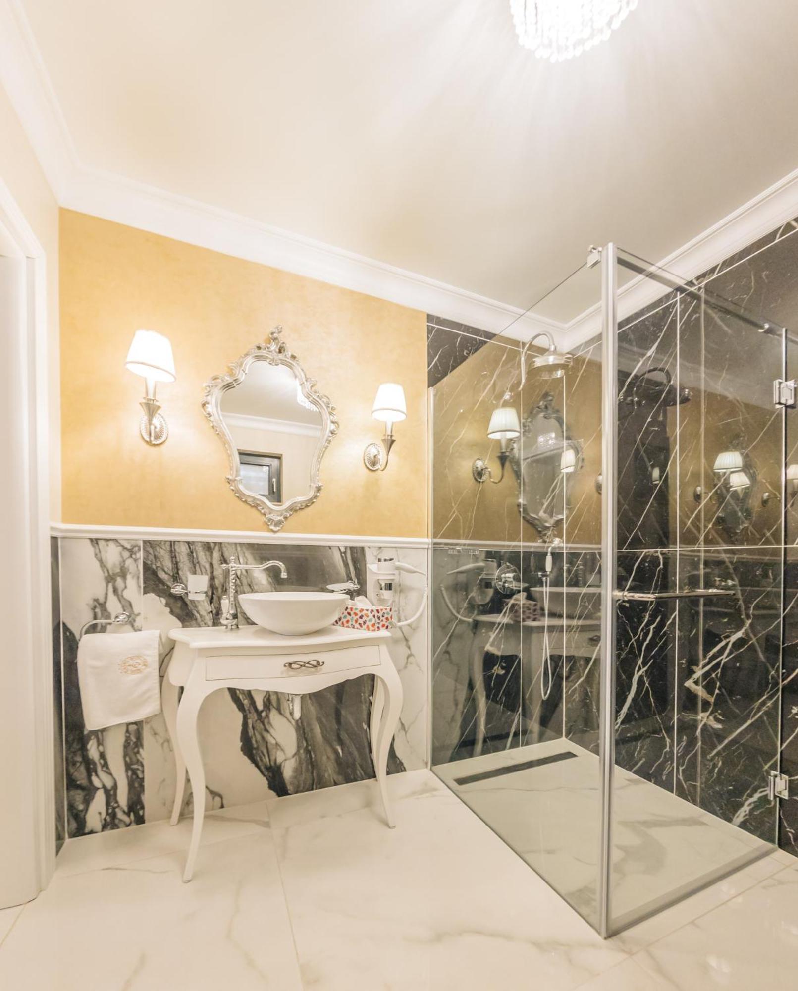 Grant Boutique Hotel Арад Экстерьер фото Bathroom